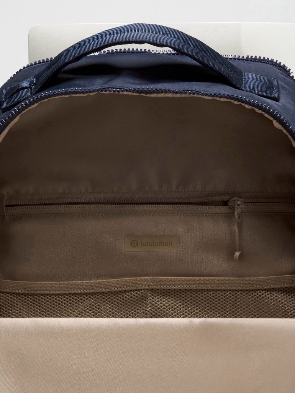 LULULEMON New Crew Backpack - Brilliant Blue 22L - Picture 3 of 7